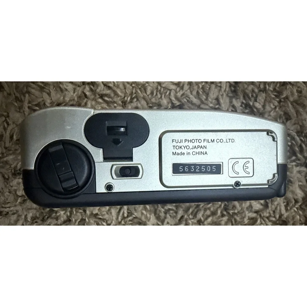 FUJI SMART SHOT PLUS 35mm Point and shoot Film Camera Used
